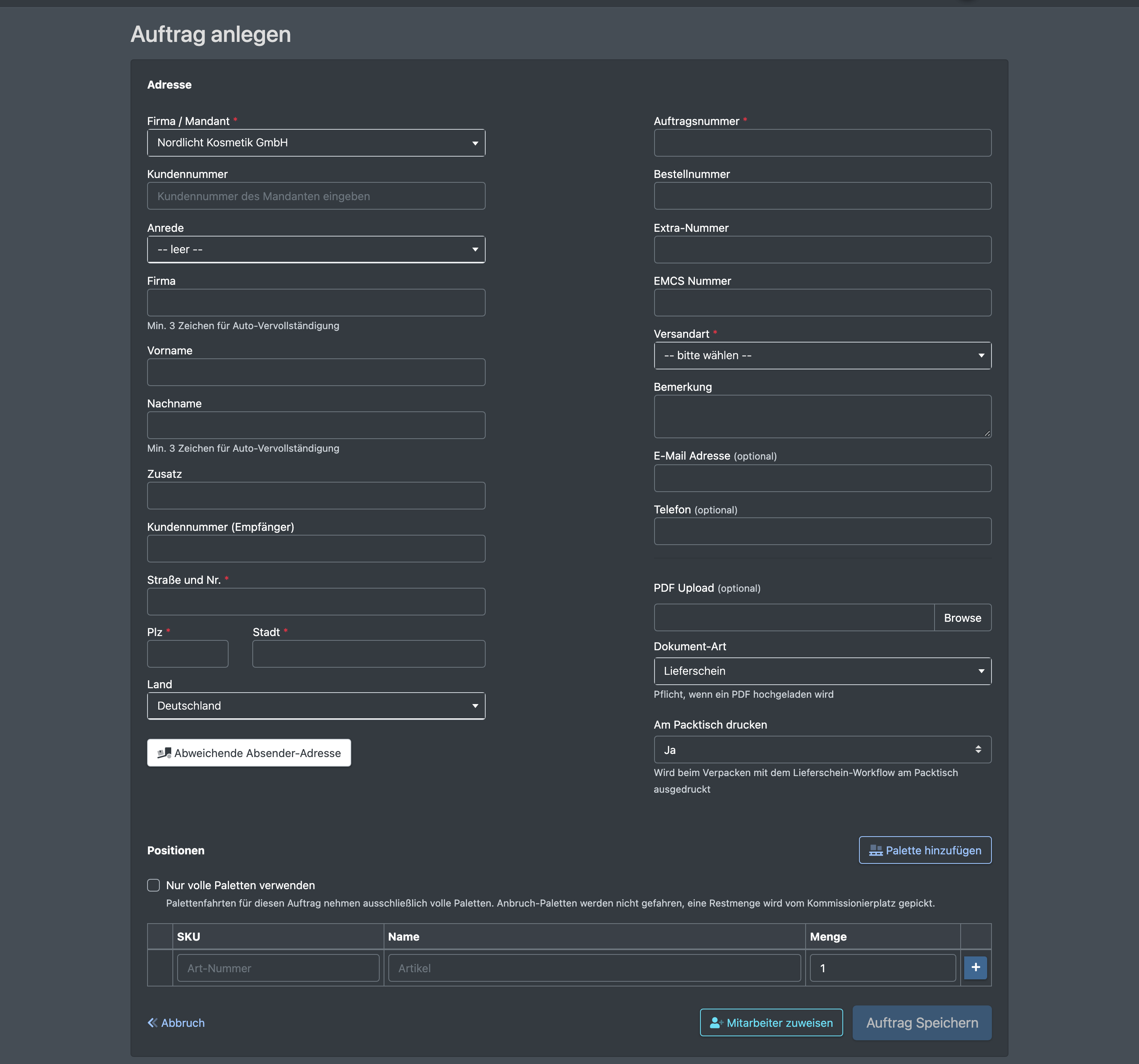 Screenshot: Leeres Formular „Neuer Auftrag“ mit Adressblock, Auftragsdaten und Positionen