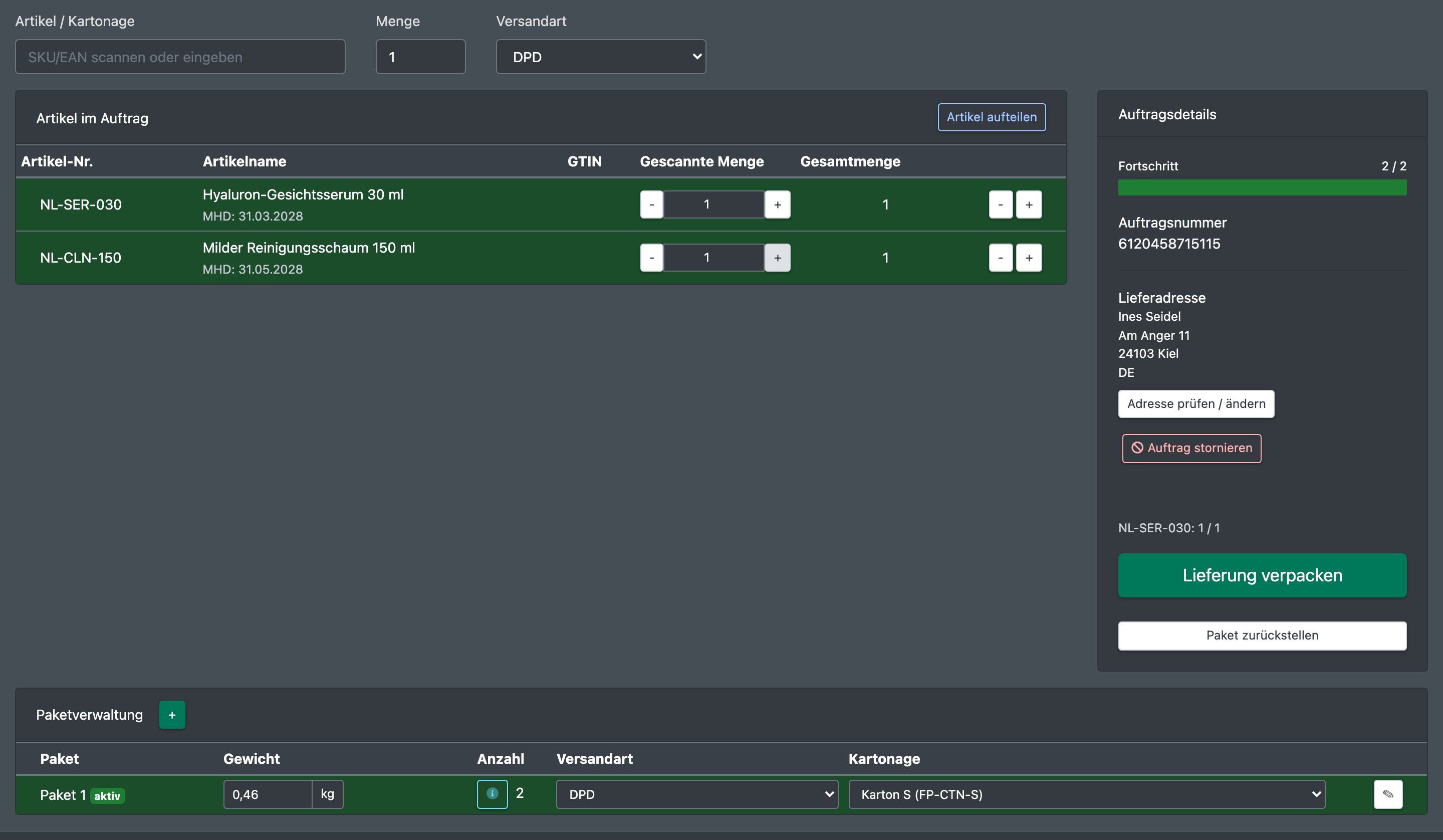 Screenshot: Eine Box verpacken – Artikelliste mit gescannter Menge, Kartonage-Auswahl, Versandart und Gewicht