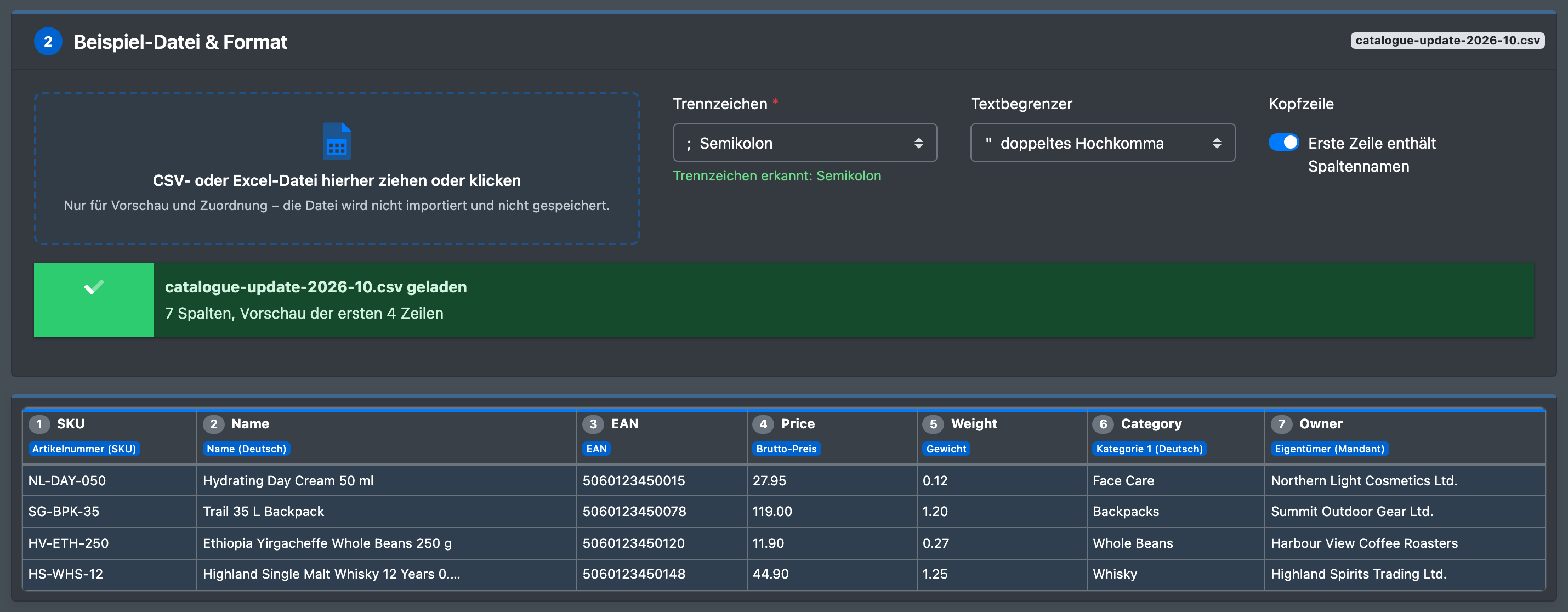 Screenshot: Schritt „2 · Beispiel-Datei & Format“ mit geladener Datei, erkanntem Trennzeichen und Vorschautabelle mit blau zugeordneten Spalten