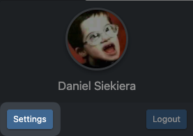 Screenshot: Opened user menu in the top right corner with the button "Settings"